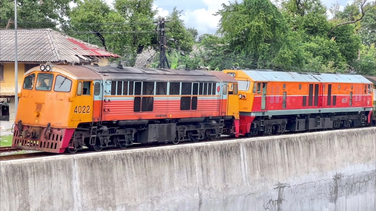 SRT. #ปู่ลากหลาน รถไฟที่ชุมทางบางซื่อในวันที่ ALSTHOM 4229 ทำ 212/211 และขบวน 777 GEA 4550 พ่วงท้าย