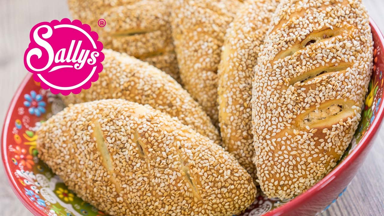 Simit Pogaca / türkische Sesambrötchen mit Sucuk-Käsefüllung / Sallys Welt