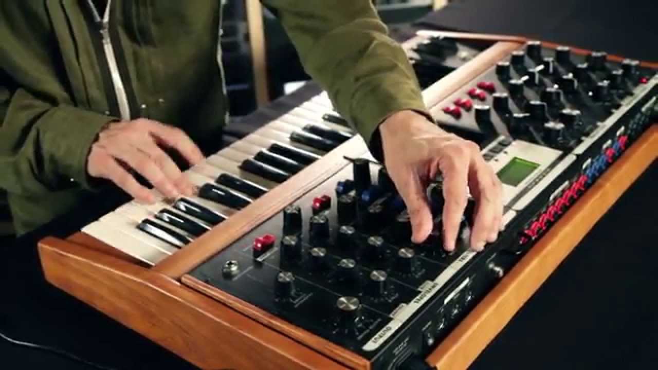 Демонстрация синтезатора Moog Voyager