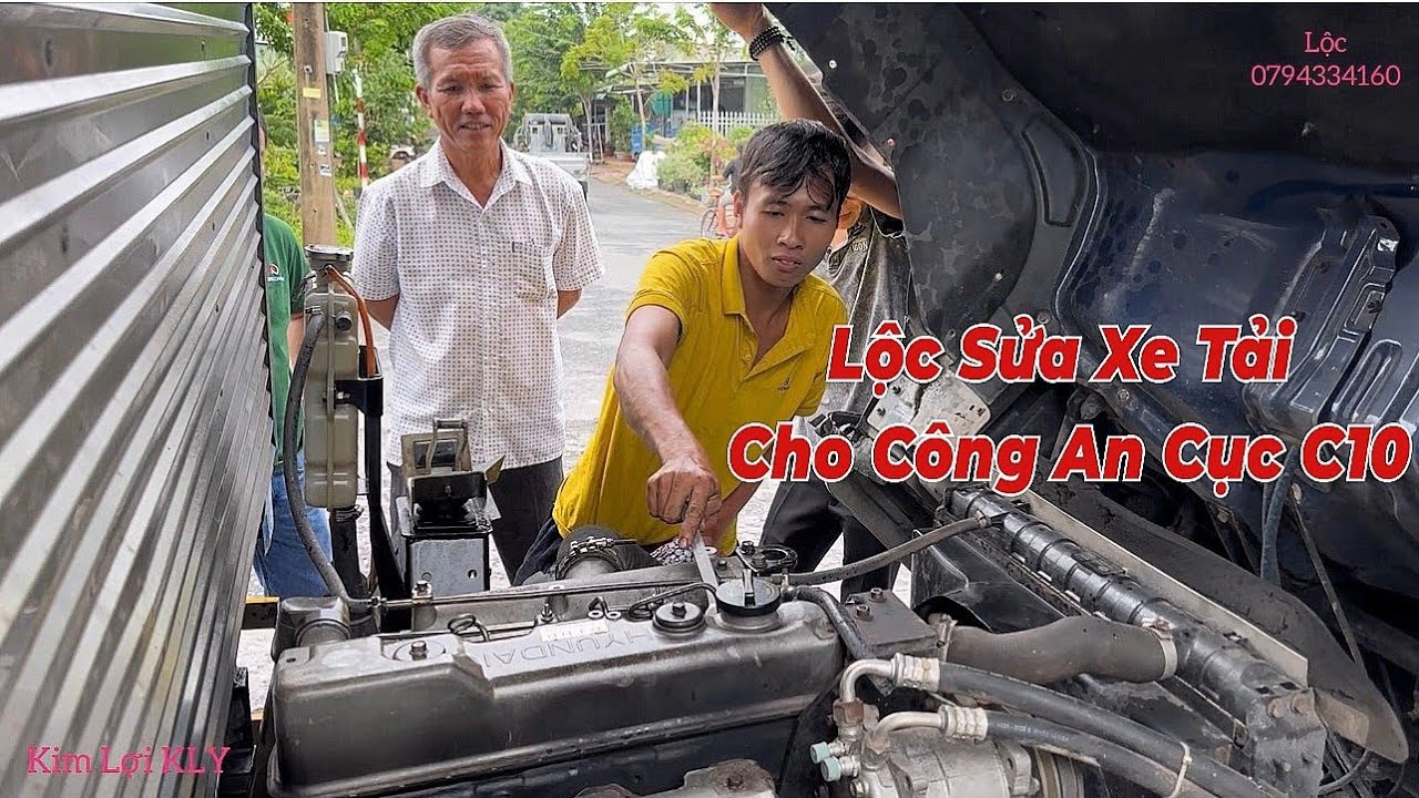 Lộc sửa xe tải HYUNDAI cho chú Công An Cục C10 Tiền Giang.