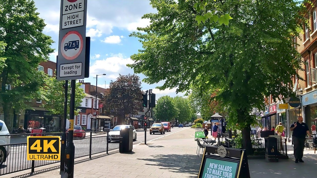 [4K] 🇬🇧 Walking around Brentwood Town Centre, England