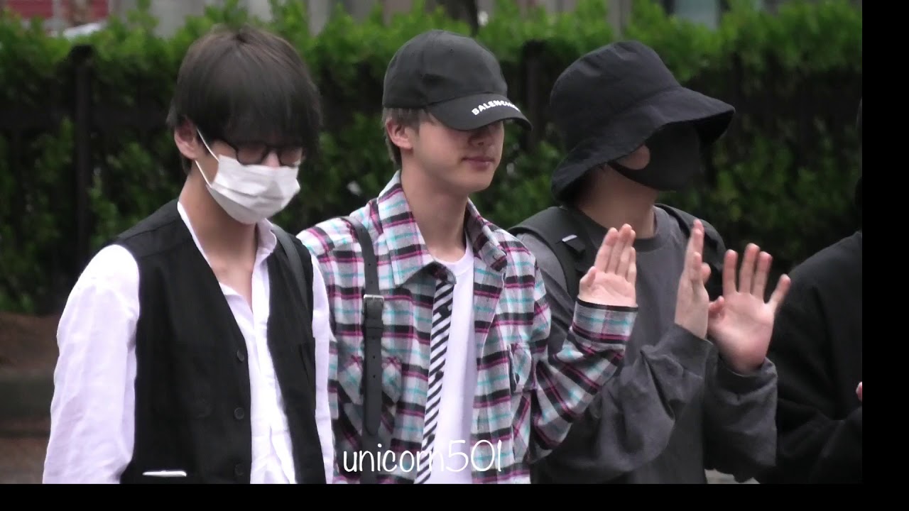 190426 BTS Arriving at the prerecording @musicbank