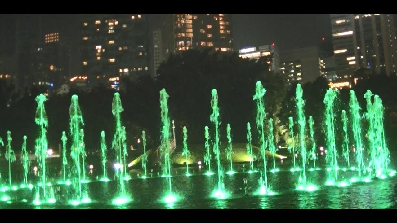 Kuala Lumpur - KLCC water fountain music light show #3