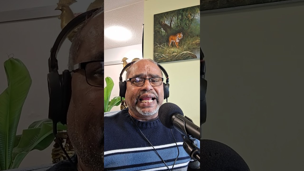 ஓர் ஆயிரம் பார்வையிலே  உன் பார்வையை நான் ஆறிவேன்