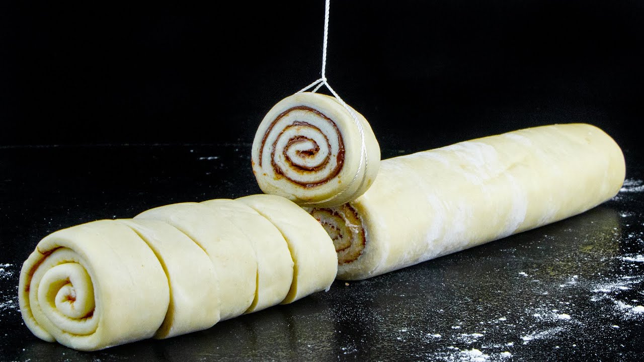 Je ne peux pas le croire ! Escargots en pâte feuilletée au Nutella, coupés au fil!