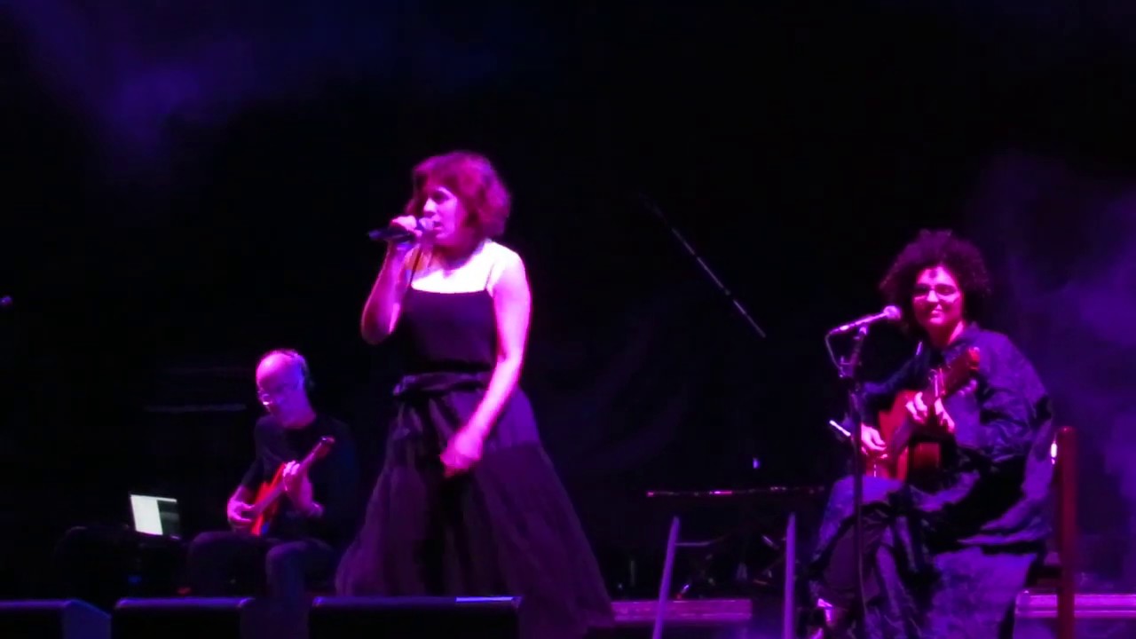 julia branco @ circo voador: meu corpo (agradecimentos / homenagem ao andré midani)