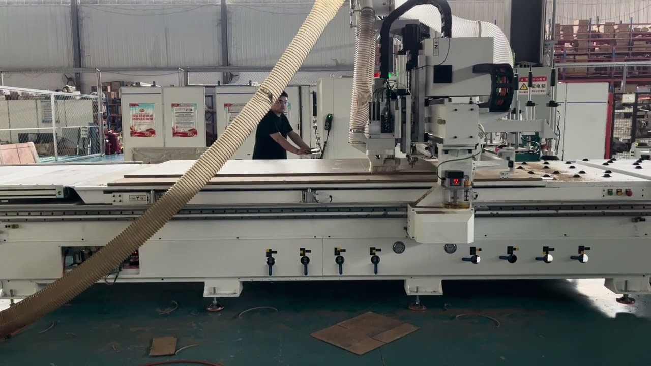 DWD CNC Nestingn machine center NA-1531FBS with auto loading and auto labeling
