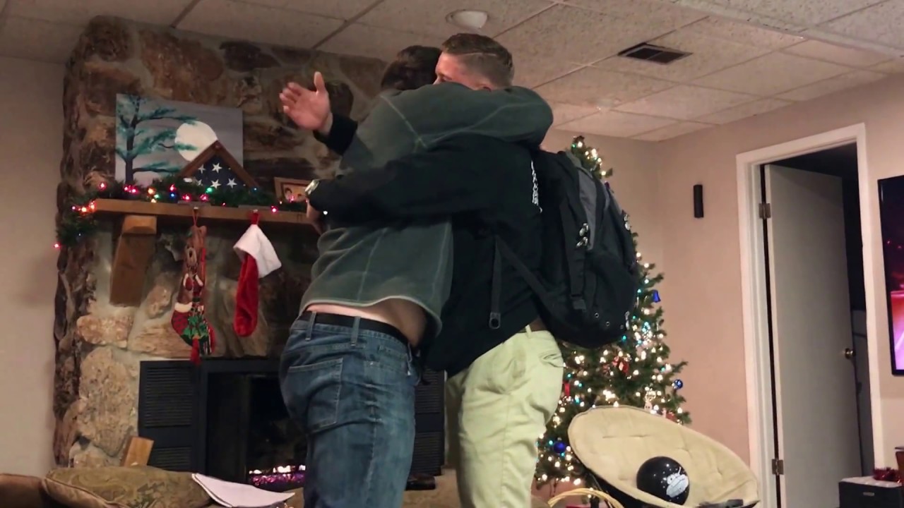 SURPRISE FOR DAD! Welcome Home Marine!