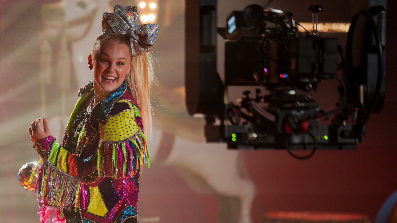BTS of JoJo Siwa's 