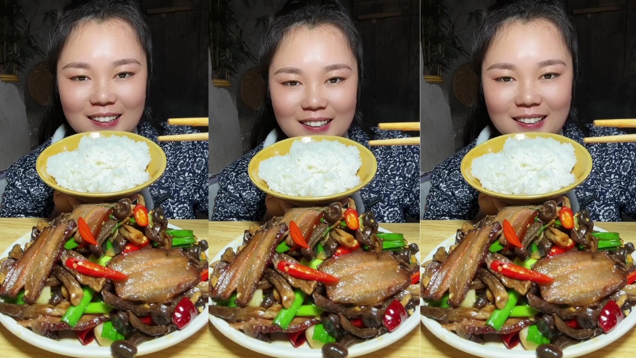 ASMR Satisfying Eating Stir-Fried Bacon & Antler Mushroom | Rural Home Cooking Mukbang 😋🌶️