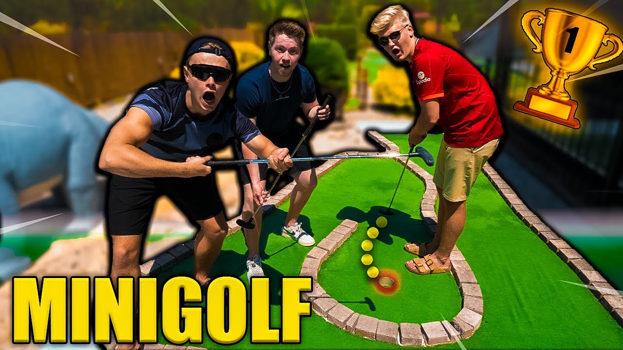 SPILLER MINIGOLF MED PALUCH & MOMME PÅ FERIE!?
