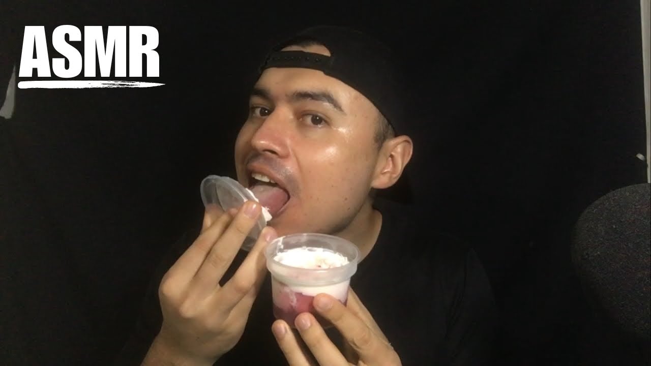 ASMR Comiendo yogurt con el dedo