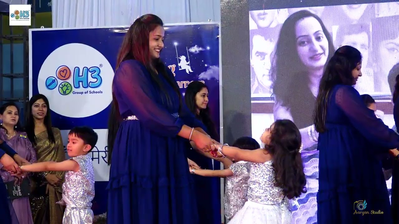 MOTHER KID DANCE