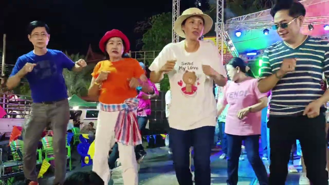 บรรยากาศ รำวง #ขุนแผนนครชุมน์ / นางรำคณะพรพรรณเมืองเพชร ณ วัดไทร อ.นครชัยศรี จ.นครปฐม