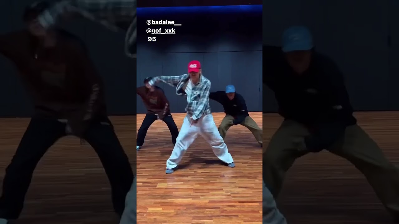 Taehyung doing the Smoke dance challenge with Bada Lee🔥