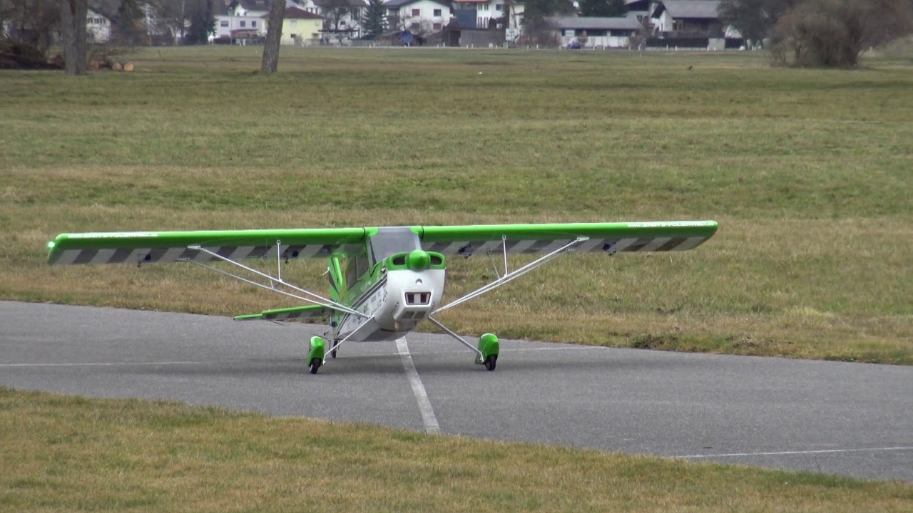 ERSTFLUG - Erhart Markus mit der Super Decathlon