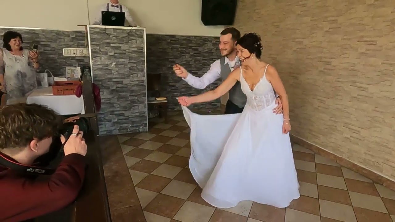 Karel a Zuzka svatební tanec