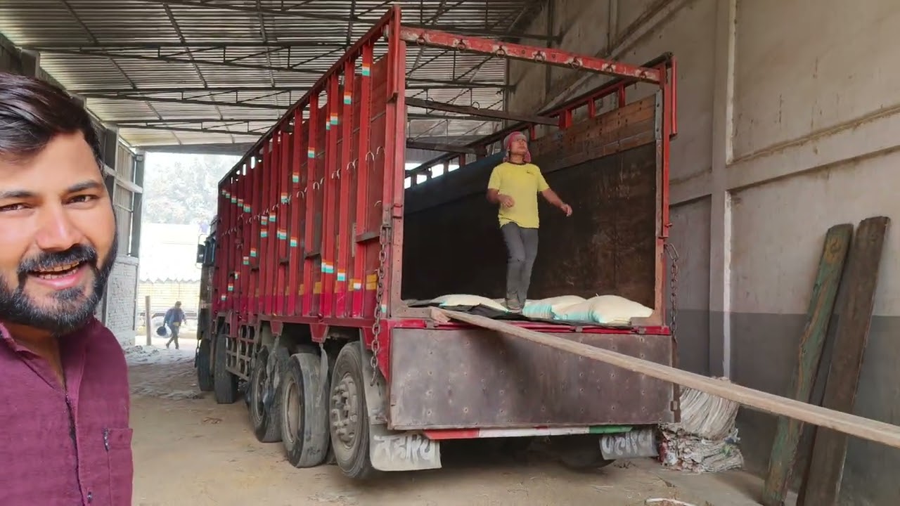 Fainaly bhaiya log ham apne truck me chaval lod kar rahe hai 🛣️🛣️🛣️🚛🚛🚛🚛🙏🙏🙏