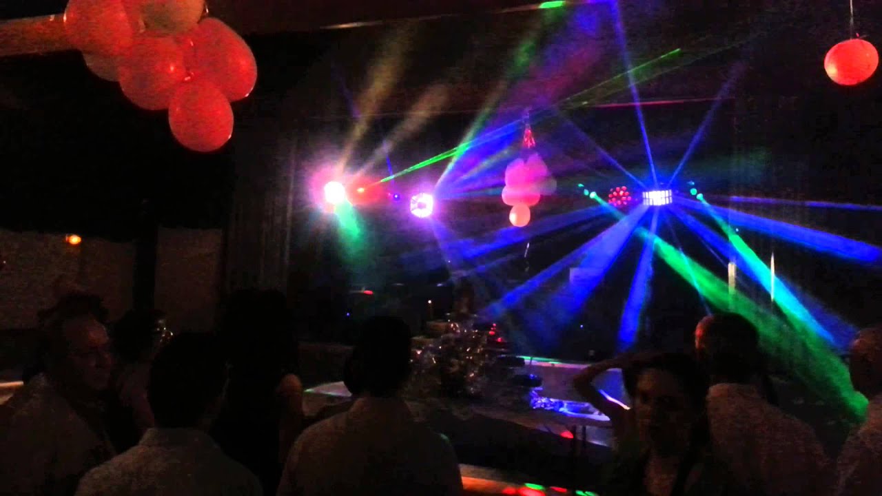 arrivée du gateau...c'est vous qui choisissez la musique...