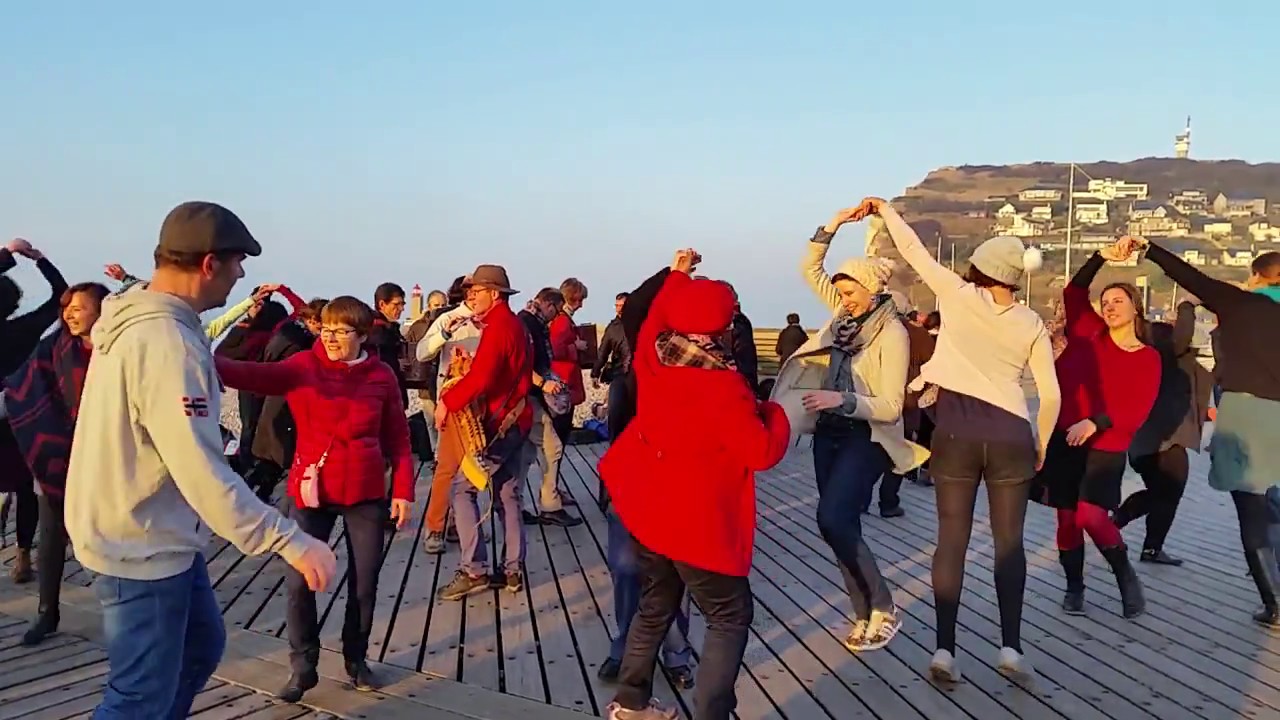 Danse Folk : Chapelloise sur la plage de Fécamp