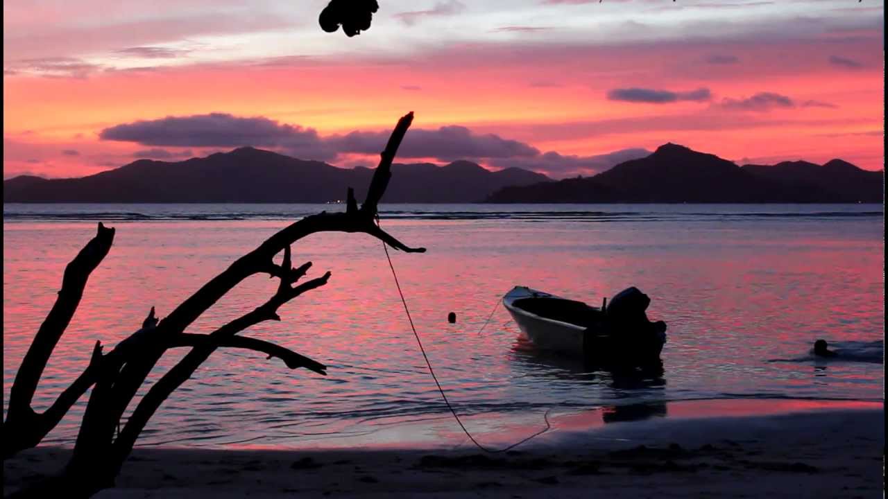 Sunset with water games, Anse Reunion La Digue full hd