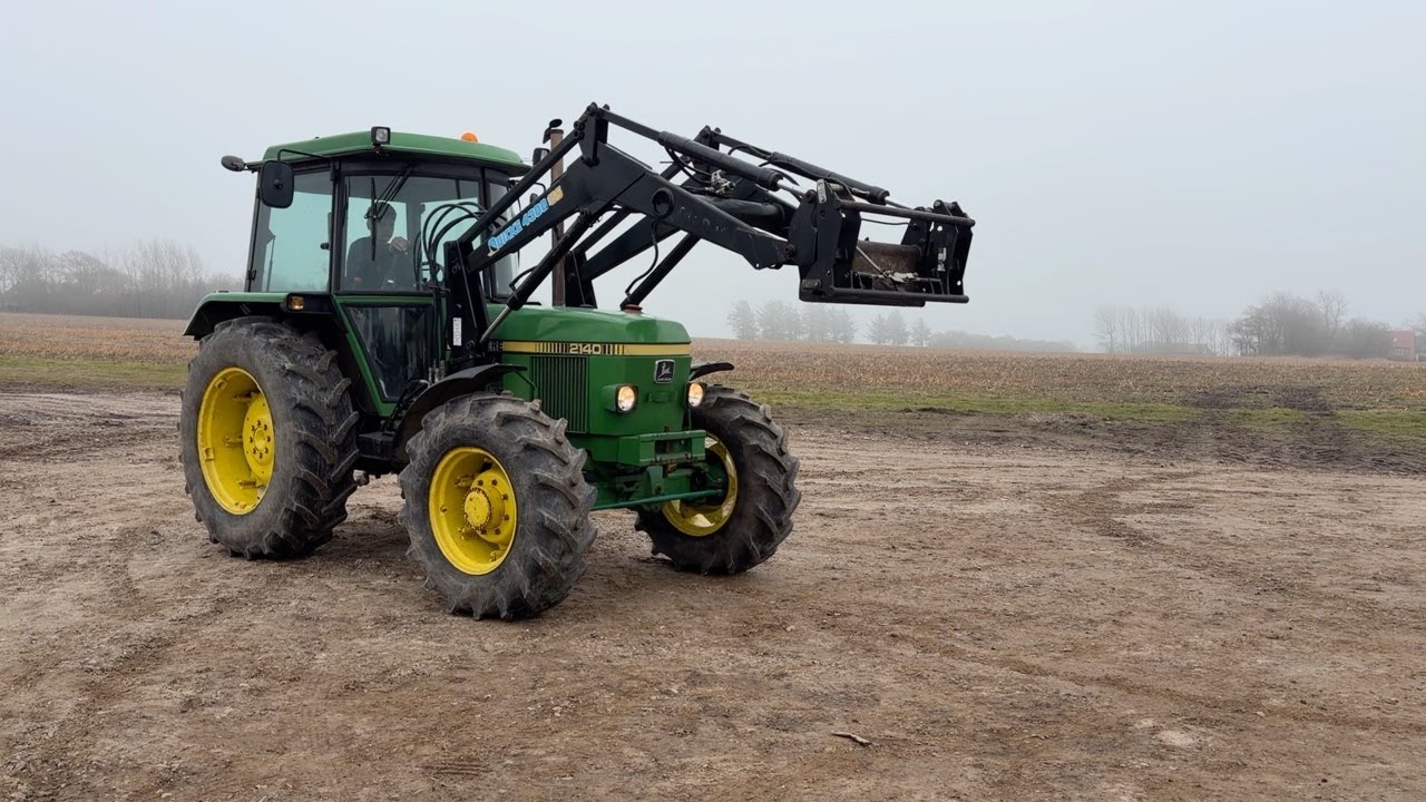 Køb Traktor John Deere 2140 med frontlæsser SG2 kabine på Klaravik