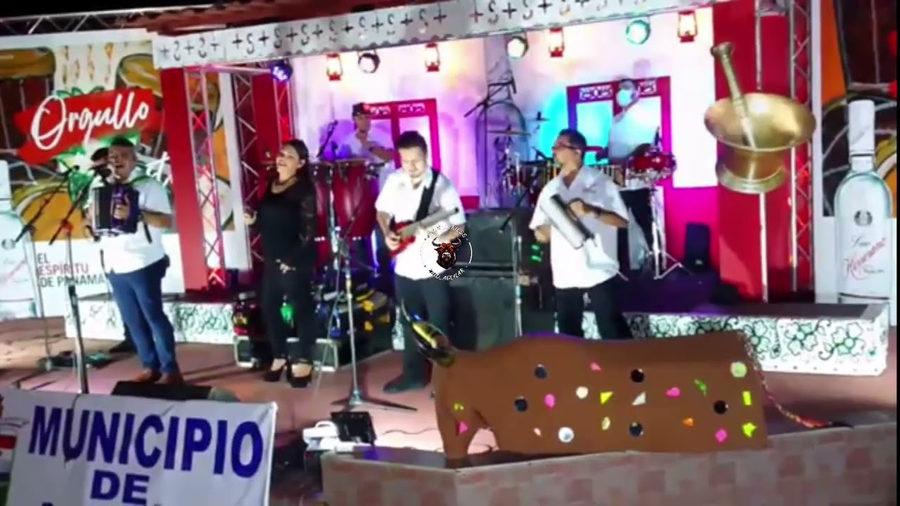 ME ENAMORÉ DE TI, VIVIMOS UN SECRETO Y PENAS JHONATHAN CHÁVEZ EN VIVO Y LOS TRIUNFADORES 