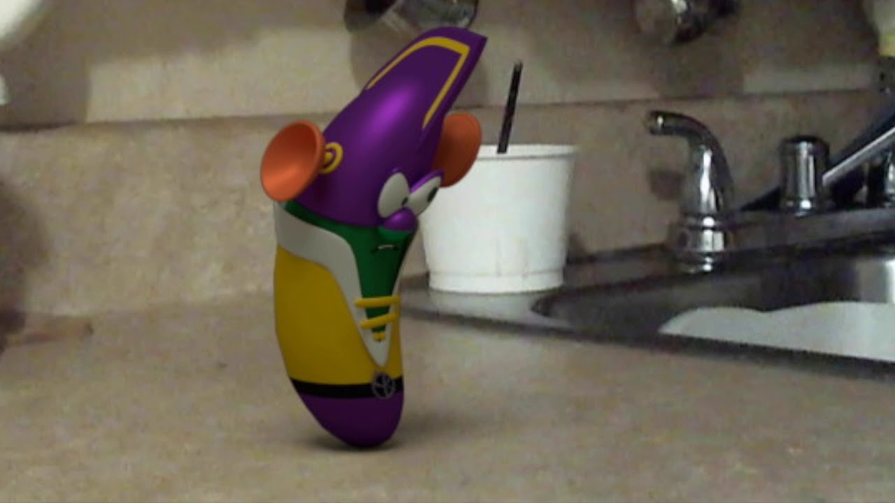 Robert meets Larry Boy