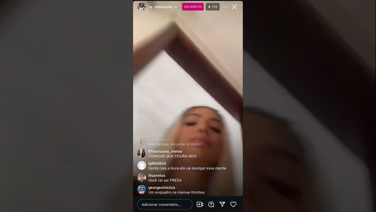 Mhanu com H invade o apartamento do namorado Alex que acaba chamando a polícia!