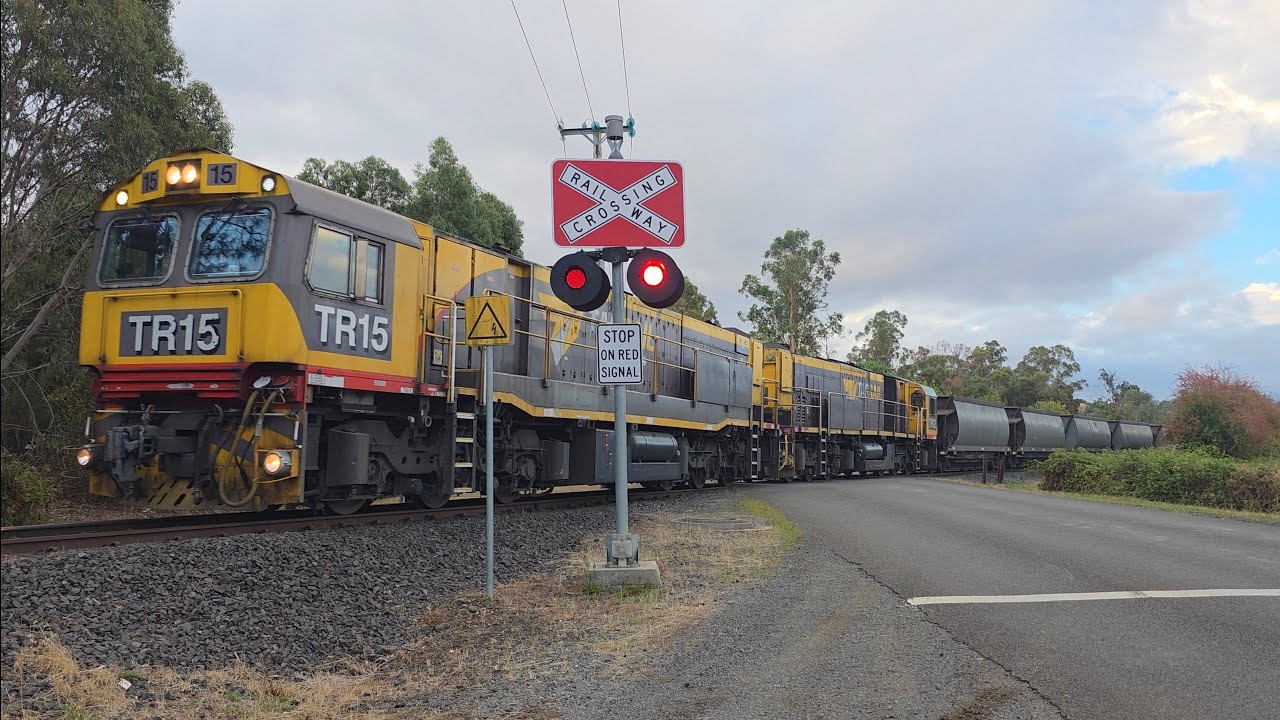TasRail TR15 TR12 #33 train crossing Glenwood Road