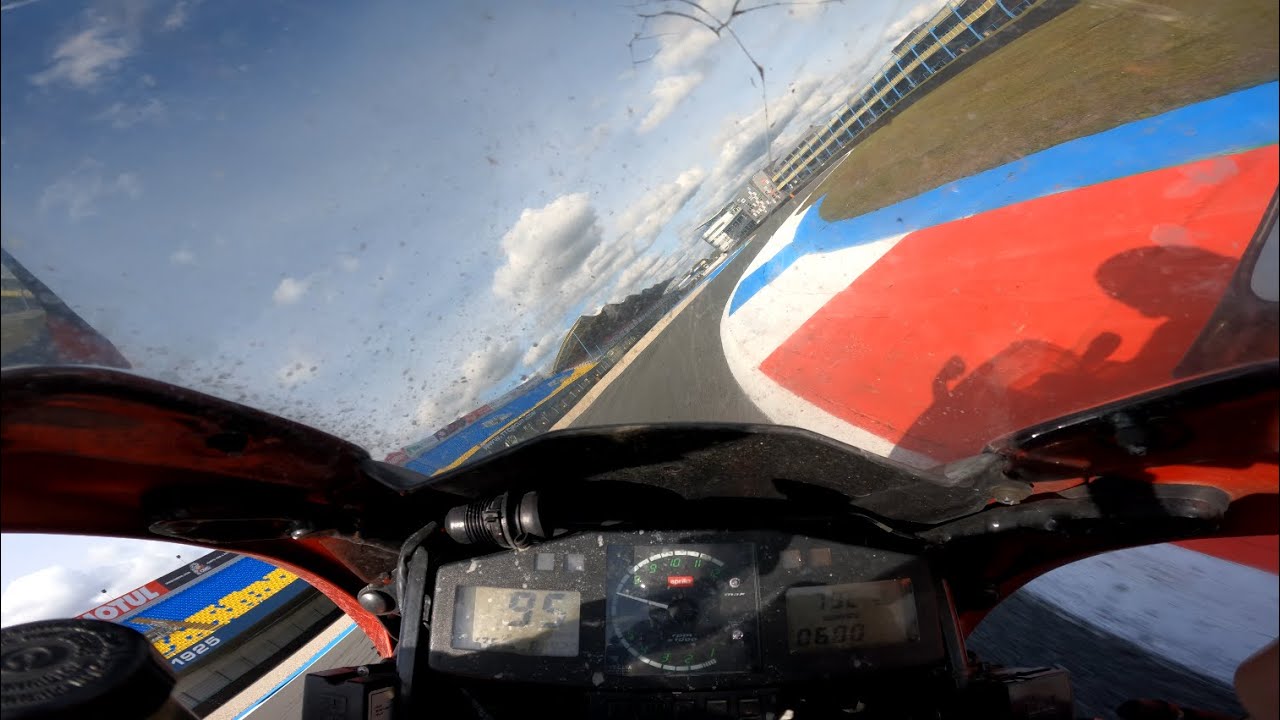 Aprilia SL1000 Falco on TT Assen 2:04.835