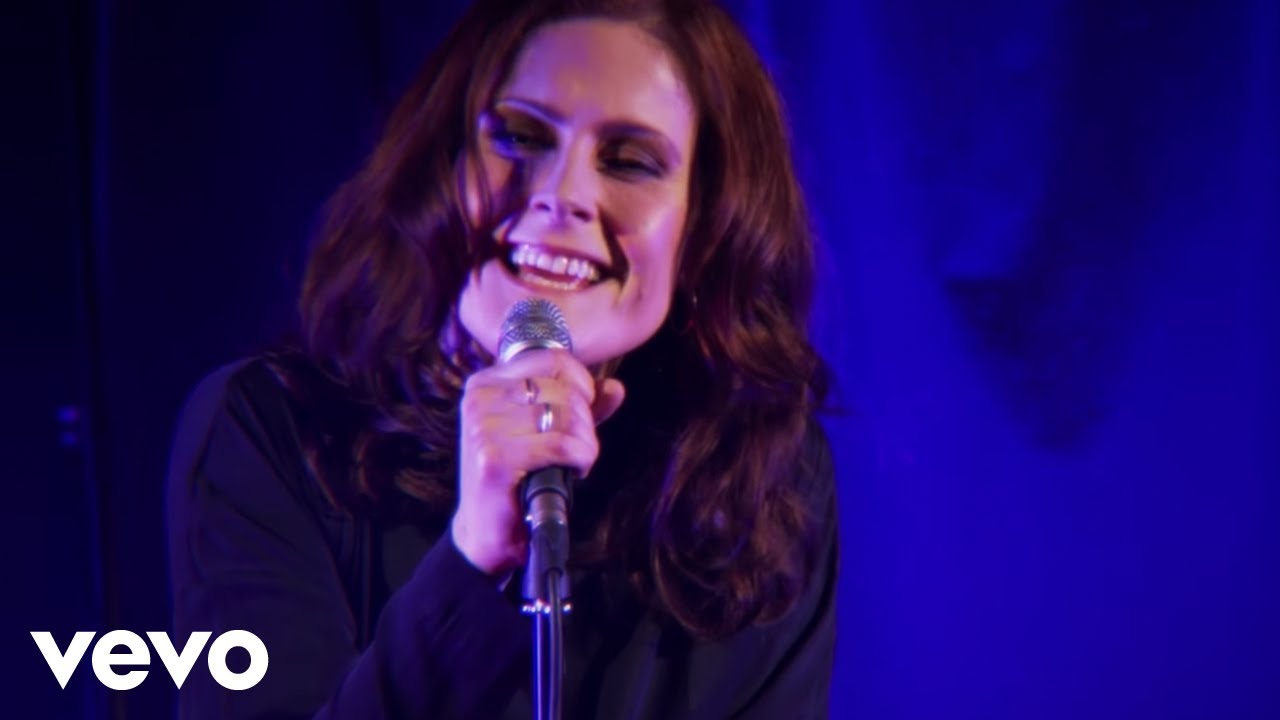 Alison Moyet - Love Reign Supreme