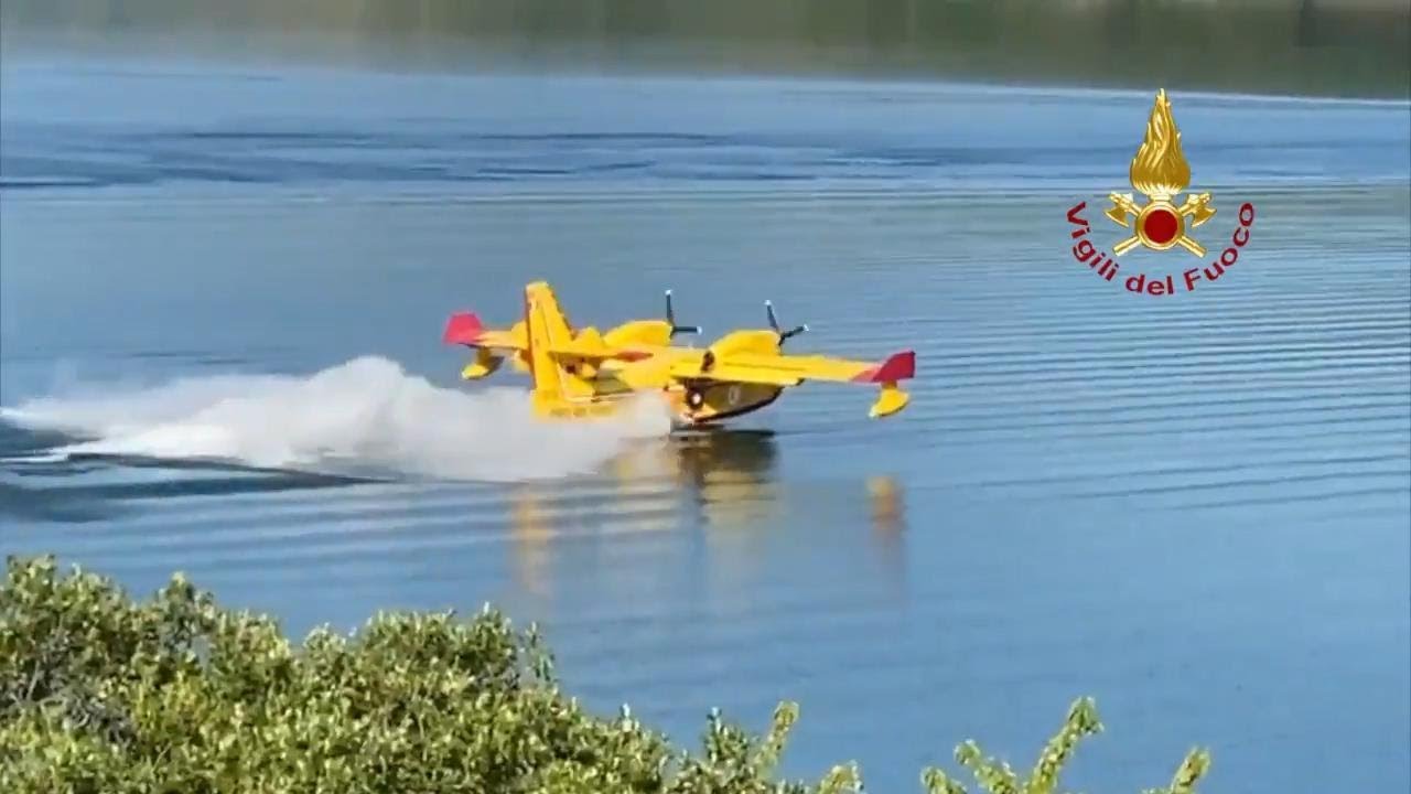 Incendi a L'Aquila: sette canadair a lavoro sul Monte Omo e sul Monte Pettino