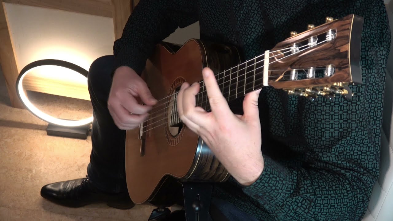 Fugue in A-major by Richard Charlton (Peter Constant, guitar)