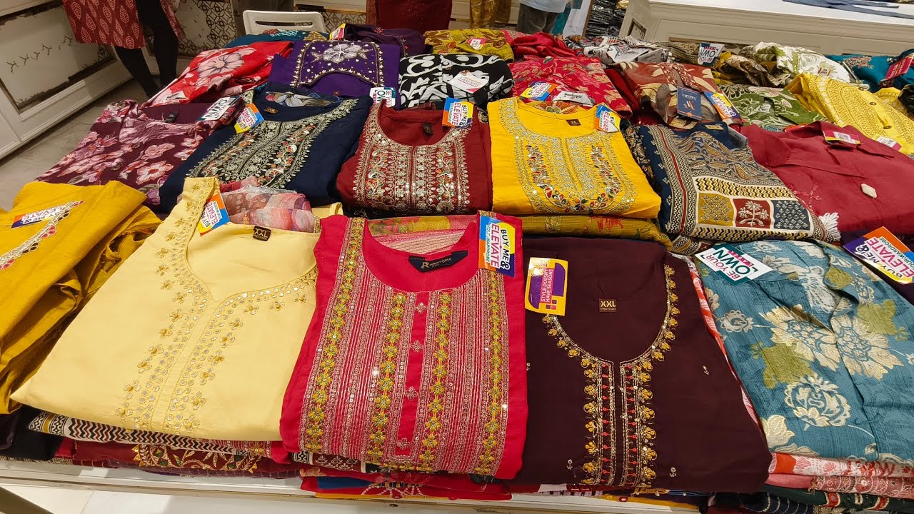 Потрясающие предложения в торговом центре Mangalya: комплекты из 3 курток по 500 рупий 👌. Филиал ...