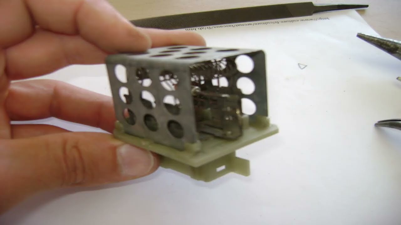Comment réparer résistance moteur de ventilateur de chauffage Peugeot 206?