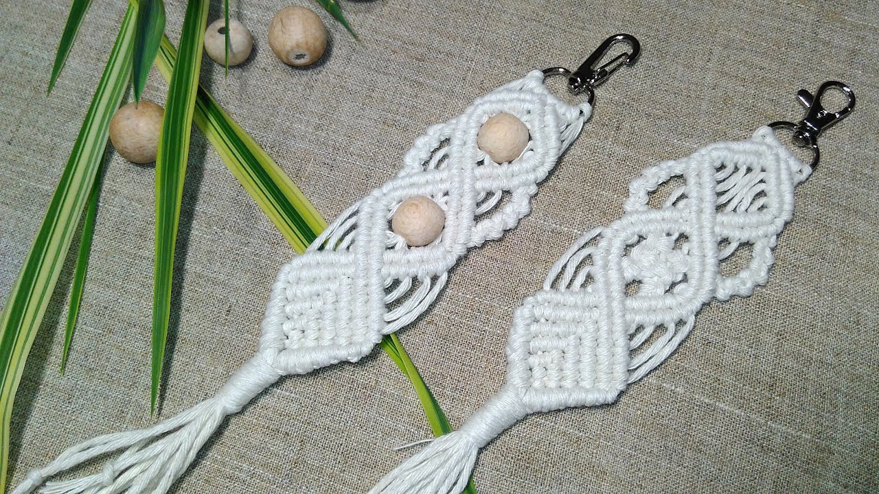 How to make Macrame Keychain. Modern macrame diamond bag clip. Beginner tutorial.