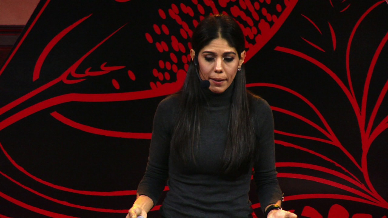Se escribe CORRER, pero se entiende y se siente PASIÓN | Sandra Di Palma | TEDxSanPedroSula