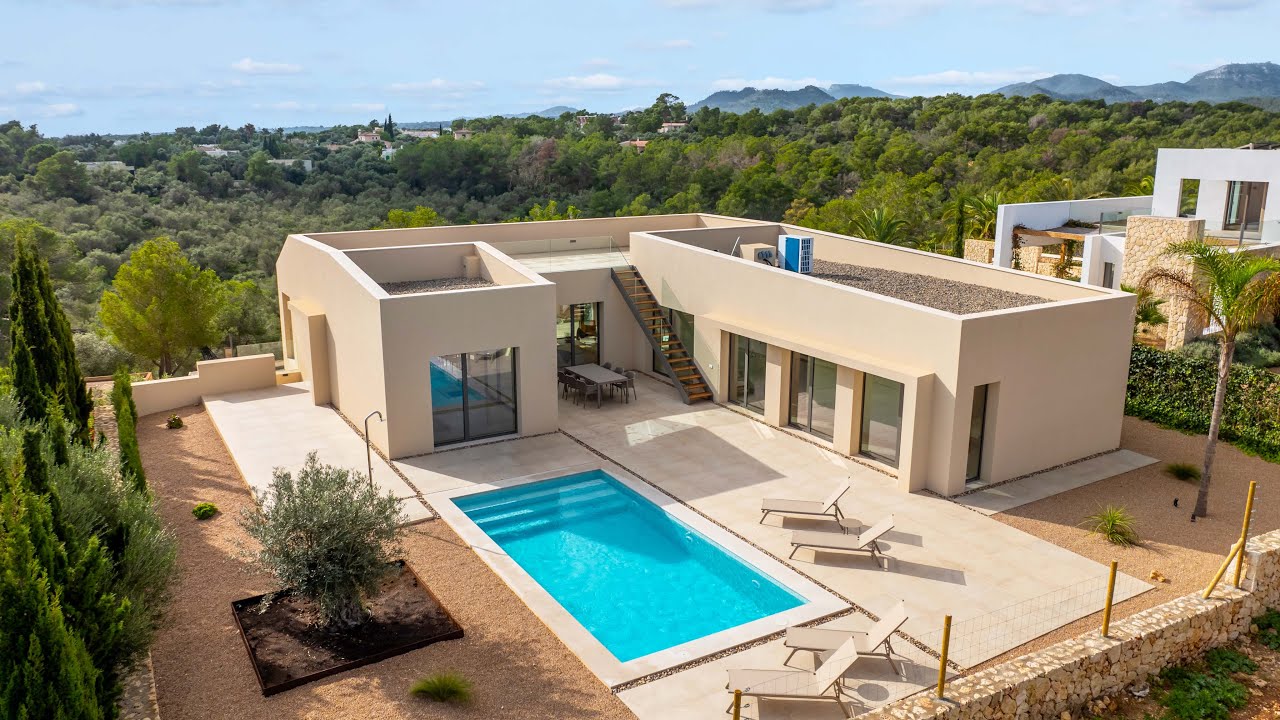 Find Relaxation in this Modern Villa on Mallorca