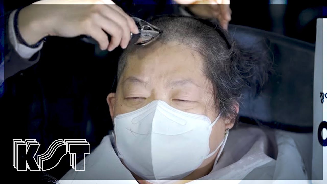People with disability shave head to protest discrimination