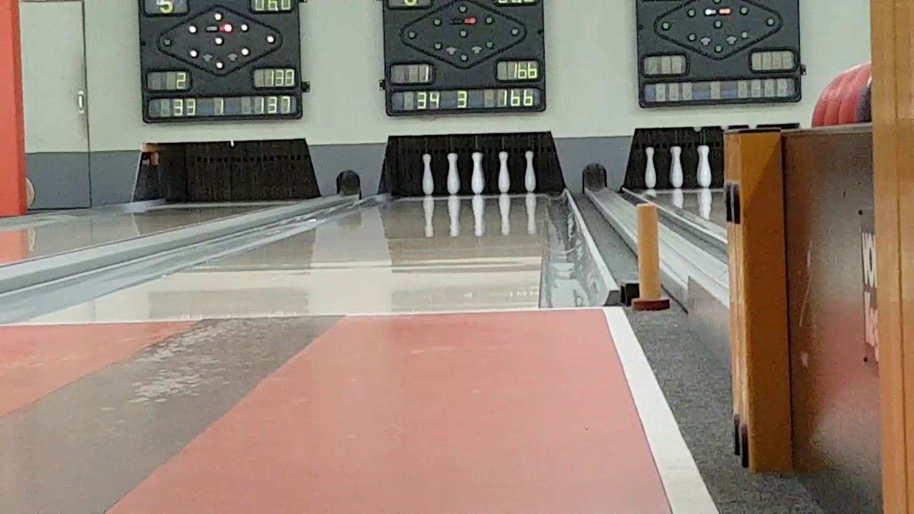 Mi&scaron;e Mrkonjić kuglanje (bowling)
