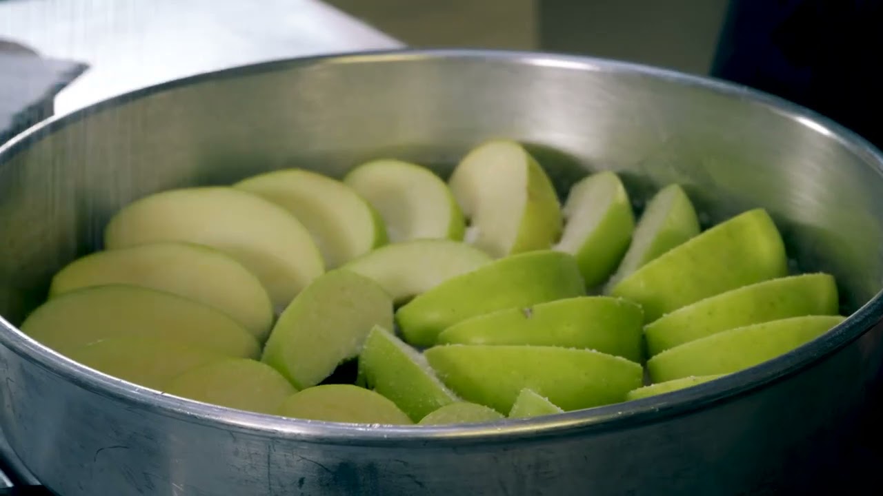 TARTE TATIN AUX POMMES DE SAVOIE, GLACE AUX NOIX DE GRENOBLE
