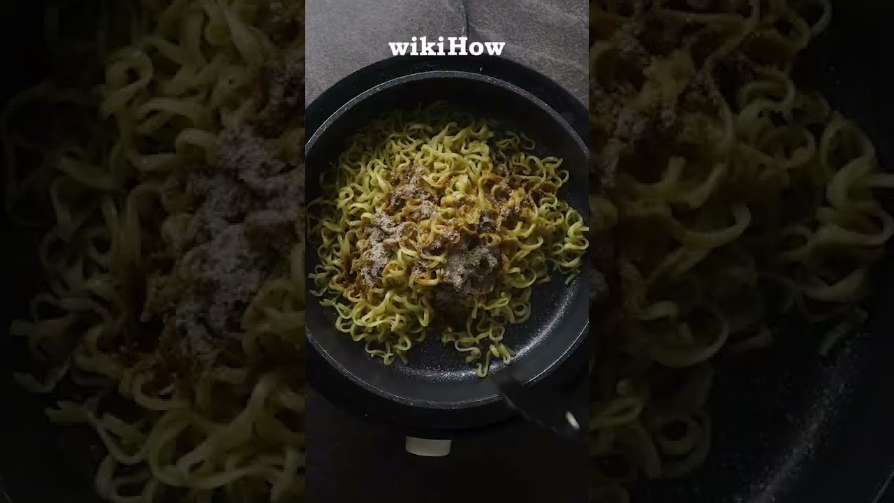 🍜 add an egg to ramen (the right way) #shorts