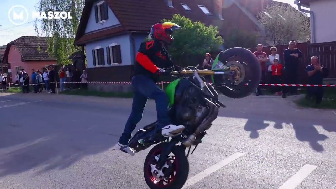 Motoros kaszkadőr show Csíkszentdomokoson