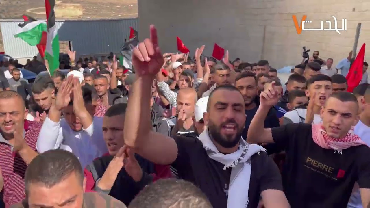 تشييع جثمان الشهيد مهدي لدادوة من بلدة المزرعة الغربية والذي ارتقى برصاص الاحتلال