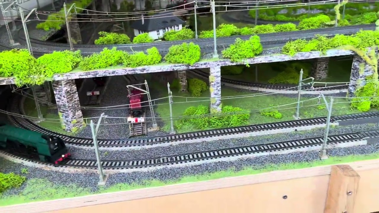 Märklin H0: Erste Digital-Lok auf Analog-Strecke, hier: Belgische Dampflok SNCB Nr. 39480