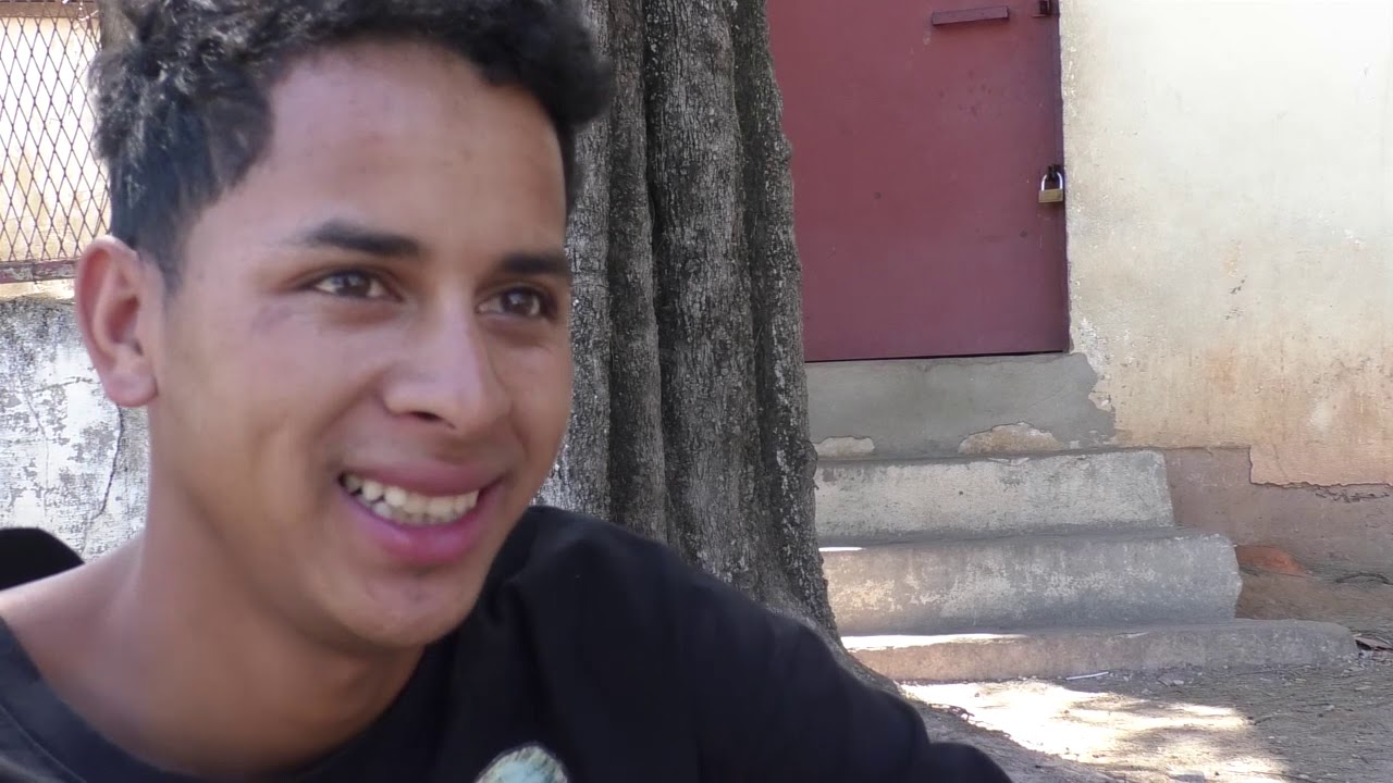 TSILA PORTRAIT PARKOUR  and FREERUNNING ( TVM malagasy °)