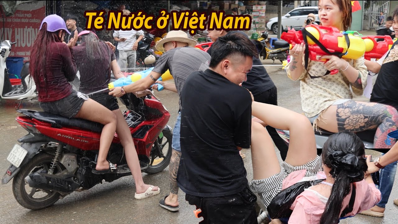 Lễ hội té nước độc nhất vô nhị ở Việt Nam 2025