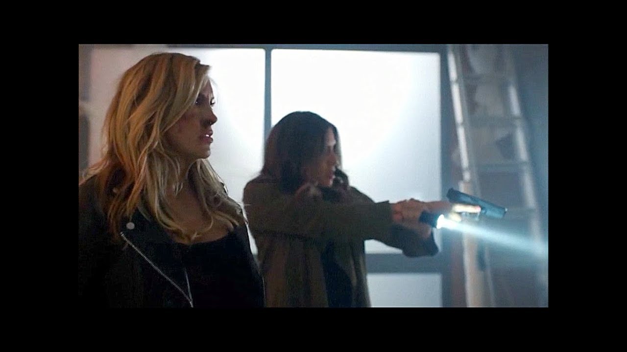 Laurel y Dinah pelean juntas contra La Silenciadora - ARROW 7X02