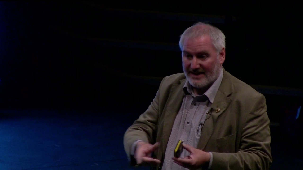 Creative Keynote: Chris Riddell (CMC 2016)
